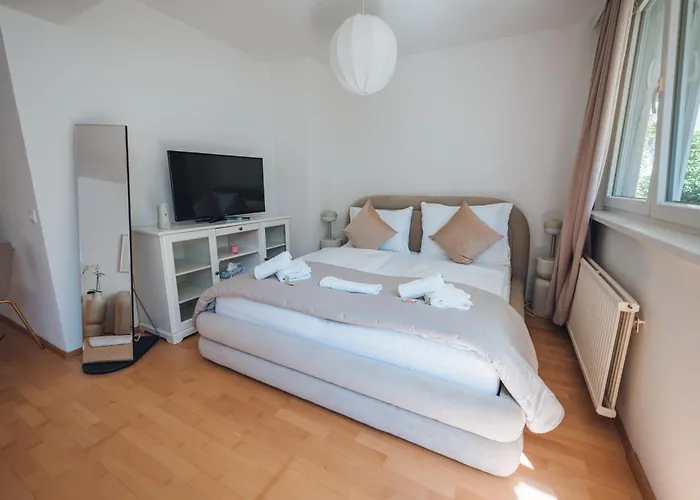 Bezauberndes Mit Privatem Garten Apartman
