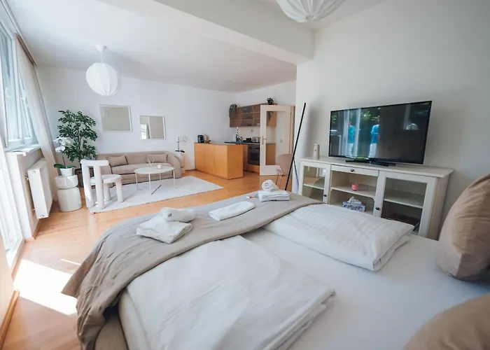 Bezauberndes Mit Privatem Garten Apartman *