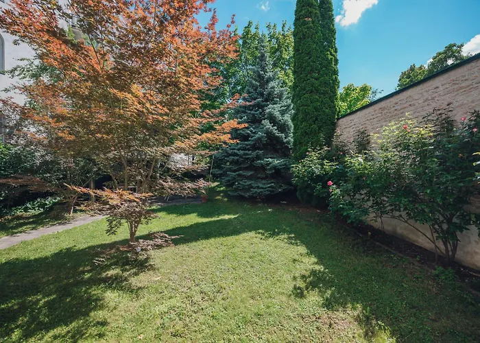 Bezauberndes Mit Privatem Garten Bécs